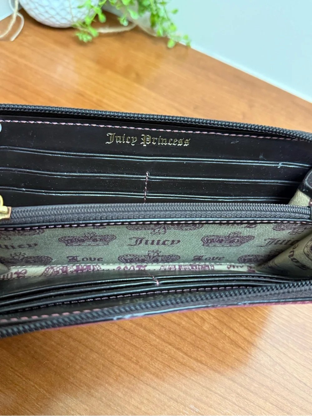 Juicy Couture Womens Purple Vintage Wallet Velour Logo Has Wear